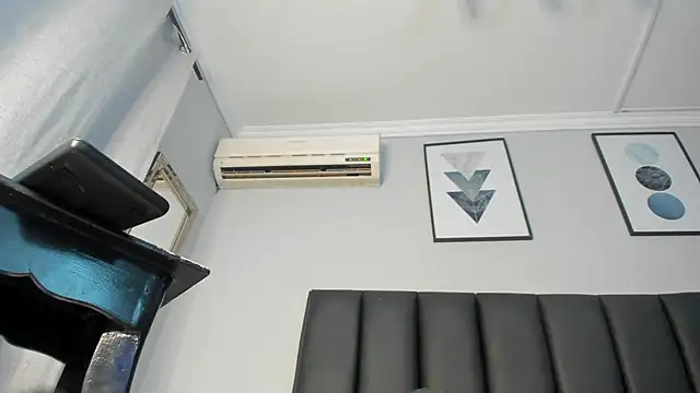 CHANELL 11INCHES online show from 03-16-25, 10:53