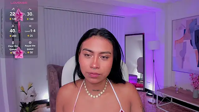 Snapshot of Ivyy_Moon_ chatting on 03-19-25, 12:59 Ivyy Moon online show from 03-19-25, 12:59