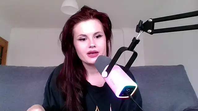 Della Ideal online show from 03-05-25, 02:34