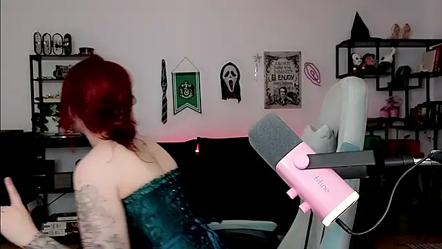 Della Ideal online show from 04-22-26, 05:36