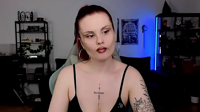 Snapshot of Della_Ideal chatting on 07-08-26, 05:28 Della Ideal online show from 07-08-26, 05:28
