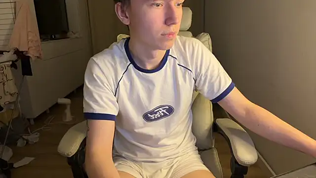 Snapshot of tommy_colson chatting on 11-01-25, 04:53 tommy colson online show from 11-01-25, 04:53