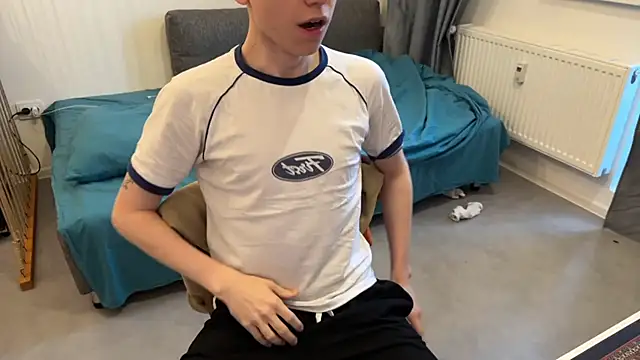 Snapshot of tommy_colson chatting on 11-25-25, 09:31 tommy colson online show from 11-25-25, 09:31