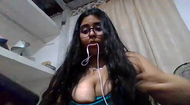 Snapshot of virginbrunette99 chatting on 02-25-25, 06:36 virginbrunette99 online show from 02-25-25, 06:36