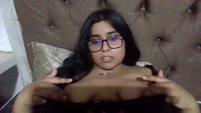 Snapshot of virginbrunette99 chatting on 03-17-25, 03:47 virginbrunette99 online show from 03-17-25, 03:47