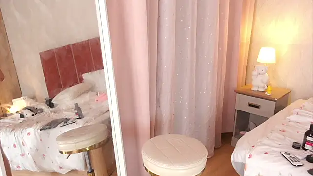 DaliaCruz online show from 04-18-26, 07:58