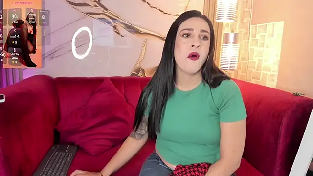 Snapshot of Bella_williamss_ chatting on 11-11-25, 07:47 Bella williamss online show from 11-11-25, 07:47