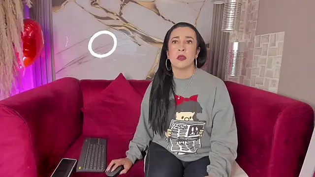 Snapshot of Bella_williamss_ chatting on 11-24-25, 07:46 Bella williamss online show from 11-24-25, 07:46