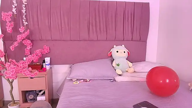 nathalya summer online show from 10-24-25, 08:38