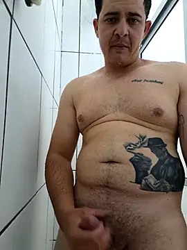 Snapshot of comcoroas chatting on 09-18-25, 10:34 comcoroas online show from 09-18-25, 10:34