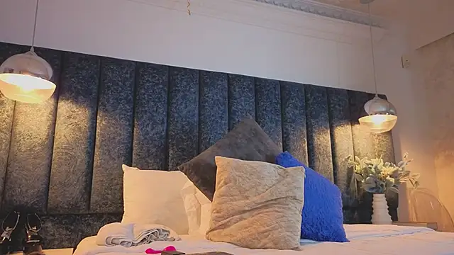 Ariannaa Suarez1 online show from 09-08-25, 07:46