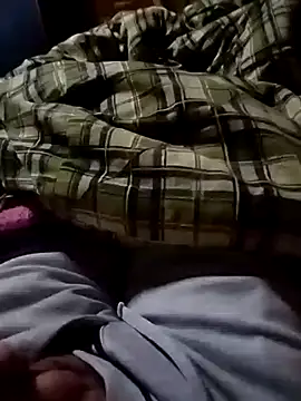 Snapshot of surfacespurt54 chatting on 02-26-25, 09:37 surfacespurt54 online show from 02-26-25, 09:37