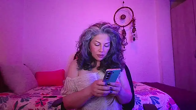 Victoria Lover online show from 12-19-25, 03:35