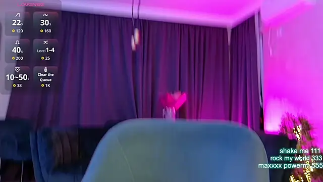 Snapshot of CutiePie69__ chatting on 12-22-25, 08:39 CutiePie69 online show from 12-22-25, 08:39