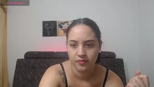 Snapshot of Anthonela_Queen chatting on 03-20-25, 02:42 Anthonela Queen online show from 03-20-25, 02:42