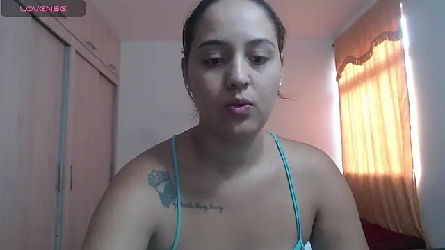 Snapshot of Anthonela_Queen chatting on 10-15-25, 09:15 Anthonela Queen online show from 10-15-25, 09:15