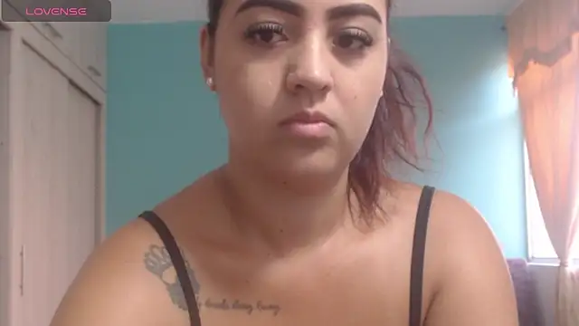 Anthonela Queen online show from 12-17-25, 01:06