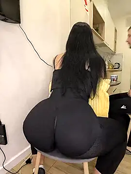 Snapshot of _KissMyAss_ chatting on 05-01-26, 05:39 KissMyAss online show from 05-01-26, 05:39