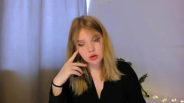 LaseyMoon online show from 03-09-25, 04:16