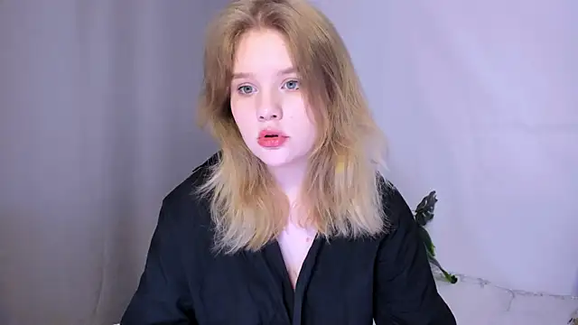 LaseyMoon online show from 03-10-25, 01:12