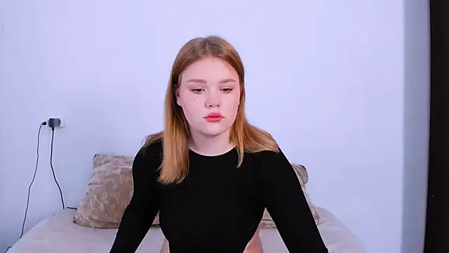 LaseyMoon online show from 10-25-25, 02:08