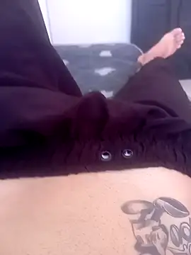 Snapshot of Magrinholl chatting on 02-27-25, 01:49 Magrinholl online show from 02-27-25, 01:49