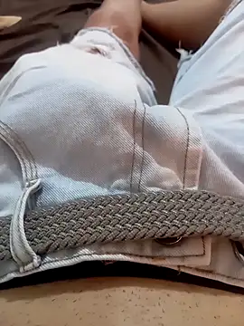 Snapshot of Magrinholl chatting on 11-26-25, 01:56 Magrinholl online show from 11-26-25, 01:56