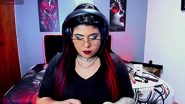 Snapshot of Veronika_metal chatting on 05-09-26, 12:38 Veronika metal online show from 05-09-26, 12:38