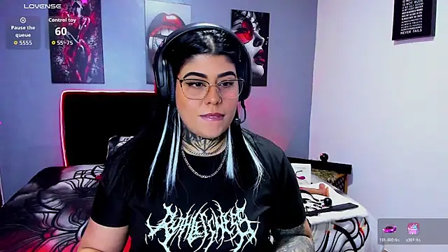 Snapshot of Veronika_metal chatting on 05-10-26, 03:23 Veronika metal online show from 05-10-26, 03:23