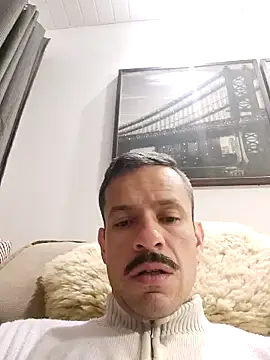 juniortche1313 online show from 10-22-25, 02:12