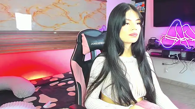 Snapshot of Cloe_roouse chatting on 11-10-25, 07:02 Cloe roouse online show from 11-10-25, 07:02