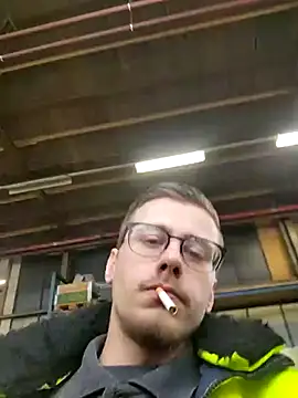 luckyluuk25 online show from 02-25-25, 01:17