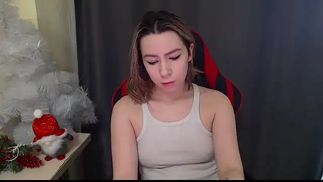 Snapshot of meganluss chatting on 12-23-25, 05:38 meganluss online show from 12-23-25, 05:38