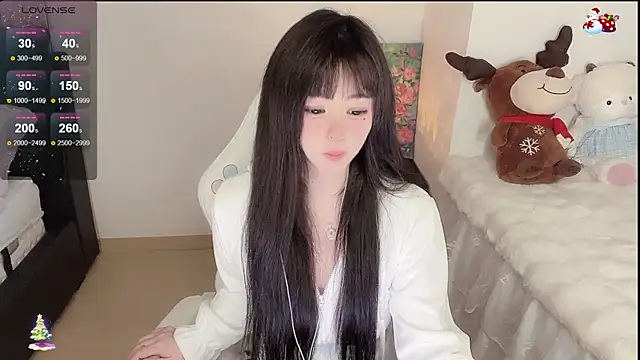 Snapshot of Milla-z chatting on 12-18-25, 11:38 Milla-z online show from 12-18-25, 11:38