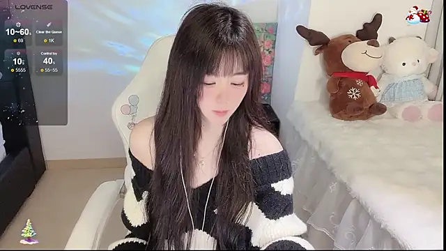 Snapshot of Milla-z chatting on 12-19-25, 09:05 Milla-z online show from 12-19-25, 09:05