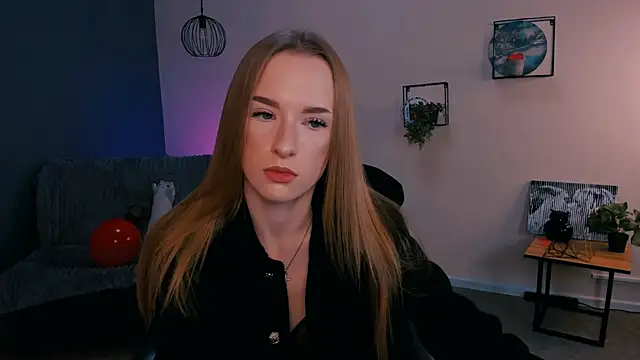 Snapshot of doll_vey chatting on 02-28-25, 03:37 doll vey online show from 02-28-25, 03:37