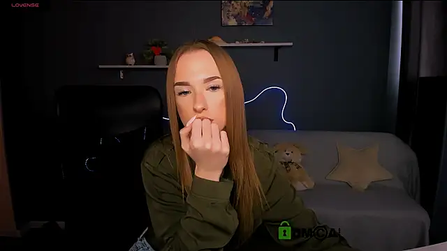 Snapshot of doll_vey chatting on 03-17-25, 12:35 doll vey online show from 03-17-25, 12:35