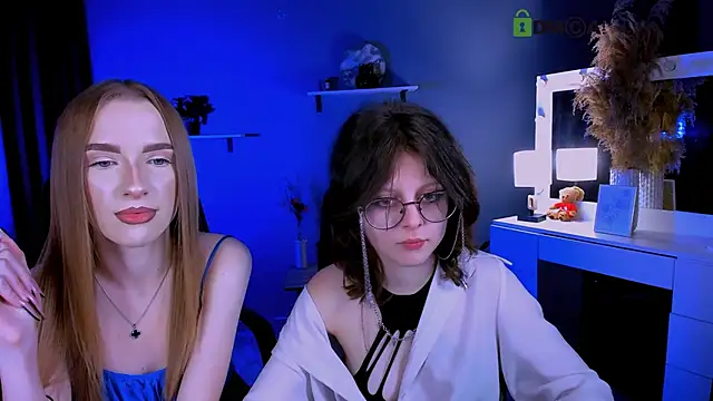 Snapshot of doll_vey chatting on 09-29-25, 07:51 doll vey online show from 09-29-25, 07:51