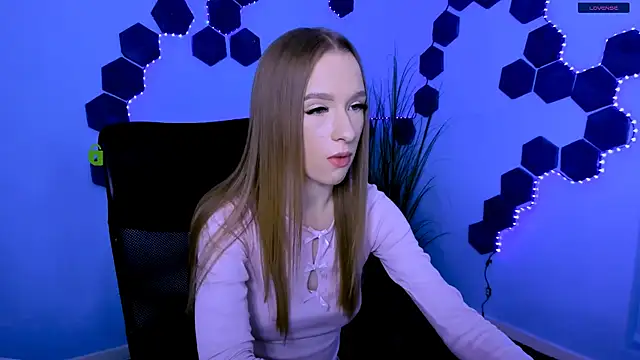 Snapshot of doll_vey chatting on 04-09-26, 09:15 doll vey online show from 04-09-26, 09:15