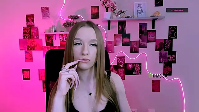 Snapshot of doll_vey chatting on 05-08-26, 09:03 doll vey online show from 05-08-26, 09:03