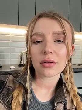 Snapshot of EvaBrooklyn chatting on 03-03-25, 12:48 EvaBrooklyn online show from 03-03-25, 12:48