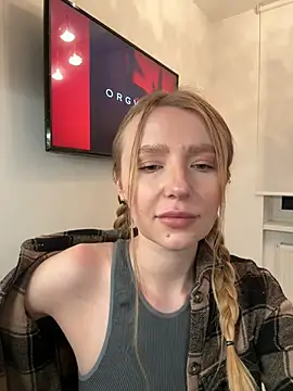 Snapshot of EvaBrooklyn chatting on 03-03-25, 04:24 EvaBrooklyn online show from 03-03-25, 04:24