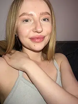 Snapshot of EvaBrooklyn chatting on 03-08-25, 03:56 EvaBrooklyn online show from 03-08-25, 03:56