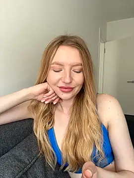 Snapshot of EvaBrooklyn chatting on 03-09-25, 09:46 EvaBrooklyn online show from 03-09-25, 09:46