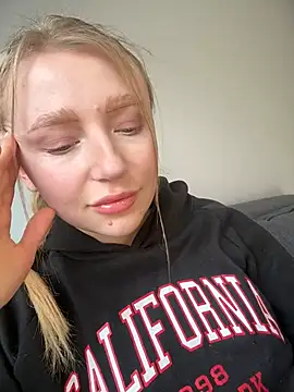 Snapshot of EvaBrooklyn chatting on 03-14-25, 02:08 EvaBrooklyn online show from 03-14-25, 02:08