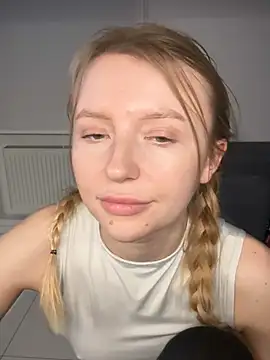 Snapshot of EvaBrooklyn chatting on 03-14-25, 08:49 EvaBrooklyn online show from 03-14-25, 08:49