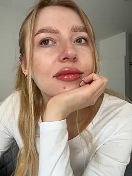 Snapshot of EvaBrooklyn chatting on 03-16-25, 06:31 EvaBrooklyn online show from 03-16-25, 06:31