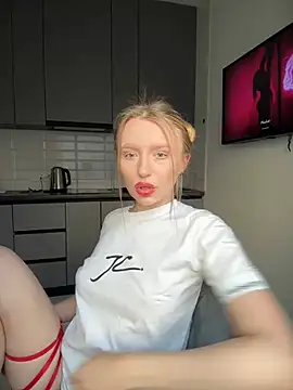 Snapshot of EvaBrooklyn chatting on 03-22-25, 02:47 EvaBrooklyn online show from 03-22-25, 02:47