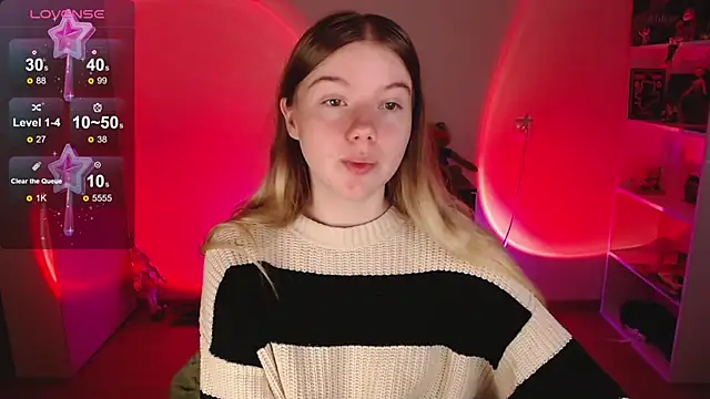 Snapshot of Strawberry_juli chatting on 09-17-25, 07:21 Strawberry juli online show from 09-17-25, 07:21