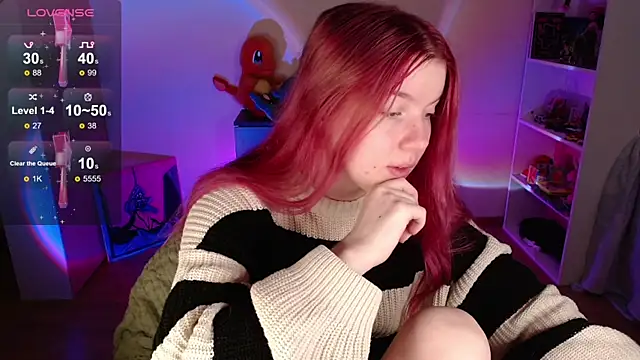 Snapshot of Strawberry_juli chatting on 10-19-25, 05:41 Strawberry juli online show from 10-19-25, 05:41